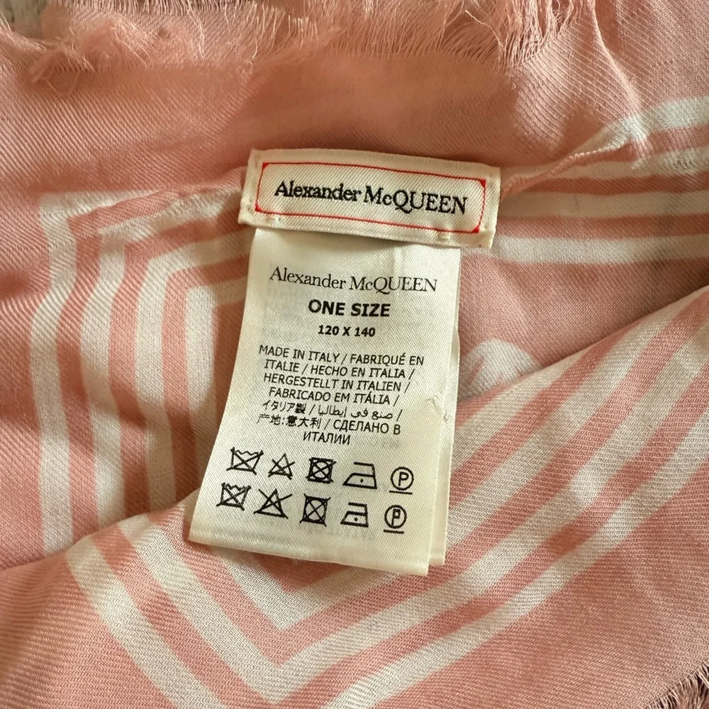 Alexander McQueen alexander fabric edges
